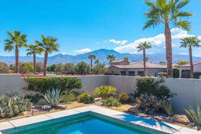 55120 Autumn Valley Court, La Quinta CA: https://media.crmls.org/mediaz/7a9682b6-b7cd-4206-b9c2-75d526d33c02.jpg