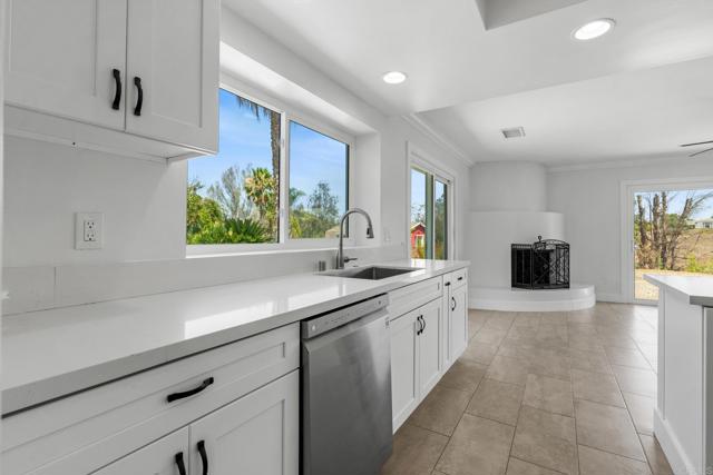 Detail Gallery Image 14 of 64 For 1838 Acacia Ln, Fallbrook,  CA 92028 - 6 Beds | 3 Baths