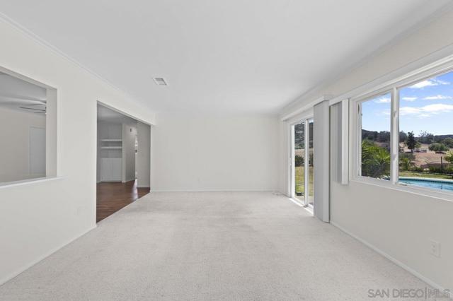 13514 Avenida Del Charro, El Cajon CA: https://media.crmls.org/mediaz/7a9796bf-abd9-4982-964d-bcfc16b277e0.jpg