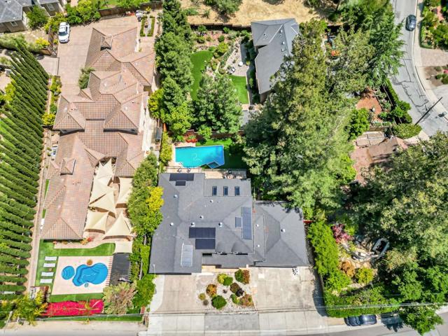 3119 Oak Knoll Drive, Redwood City CA: https://media.crmls.org/mediaz/7a97e57f-93ba-4f49-9030-af64ca8521f3.jpg