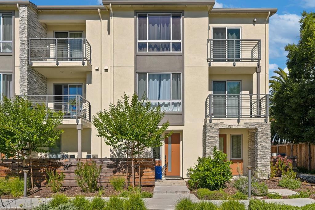 1993 Worthington Circle