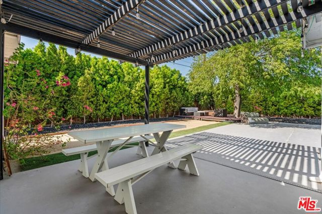 1808 E Francis Drive, Palm Springs CA: https://media.crmls.org/mediaz/7a982855-f79b-4268-a46a-79fd0206b682.jpg