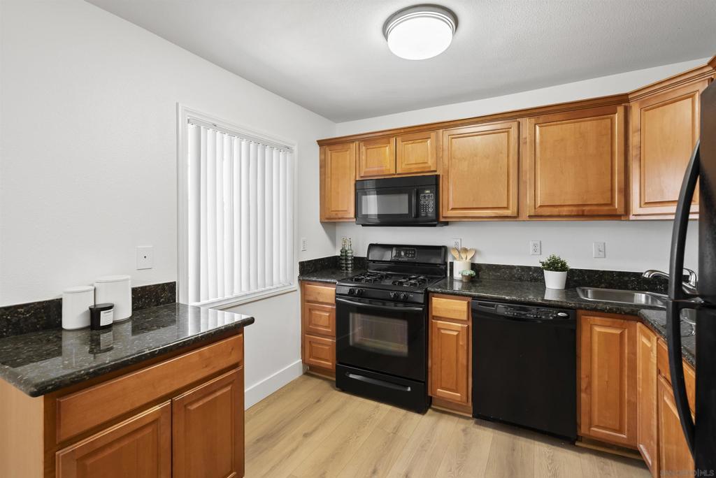 4654 33rd St - photo 3