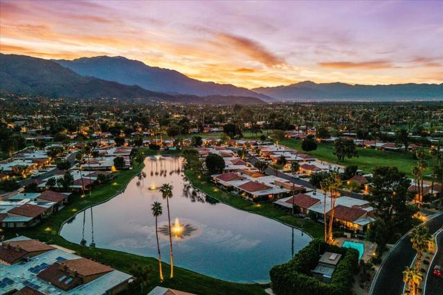 43 Sunrise Drive, Rancho Mirage CA: https://media.crmls.org/mediaz/7a986f7d-2730-4537-bb97-e5f589474f26.jpg