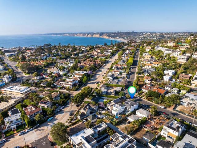 7570 Cabrillo Ave, La Jolla CA: https://media.crmls.org/mediaz/7a98d97e-9ab3-4aed-a9c6-de68f21dc8c9.jpg