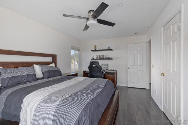 1889 Autumn Ln, Vista CA: https://media.crmls.org/mediaz/7a98de67-141e-4169-bf7e-6d0610fc83d8.jpg