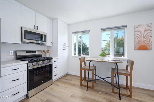 Detail Gallery Image 12 of 28 For 97 Everett St #B,  Moorpark,  CA 93021 - 1 Beds | 1 Baths