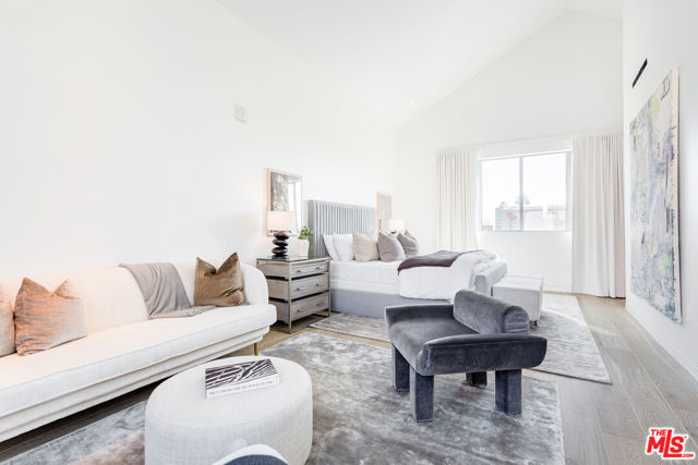 8600 Wilshire Boulevard, Beverly Hills CA: https://media.crmls.org/mediaz/7a9a1c50-cef7-47a9-8b29-196b1e86c210.jpg