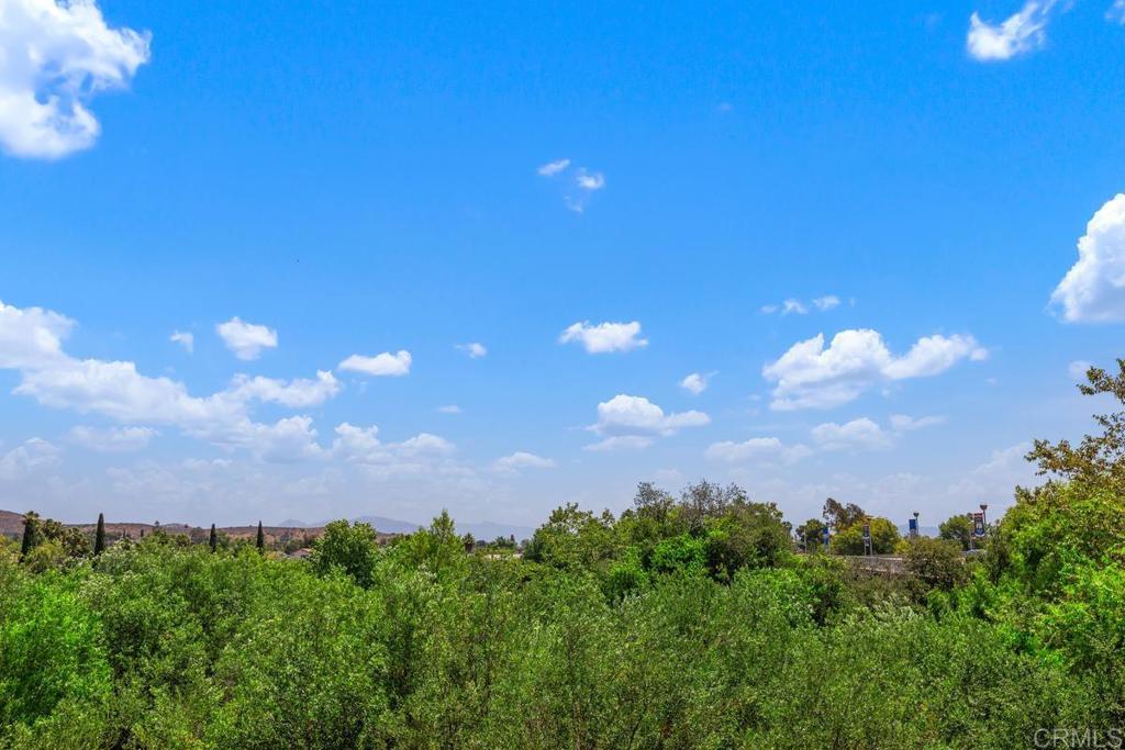 https://media.crmls.org/mediaz/7a9aee55-34e7-45b0-8ddc-1a651a3b3915.jpg?preset=X-Large