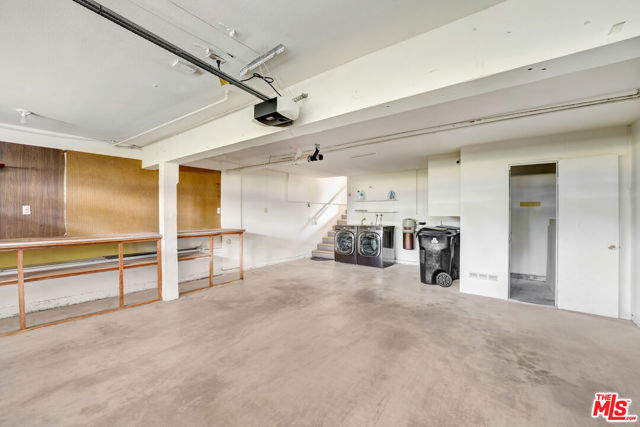6232 Nita Avenue, Woodland Hills CA: https://media.crmls.org/mediaz/7a9afc61-6b58-4bfb-a54c-1f8f8db492ca.jpg