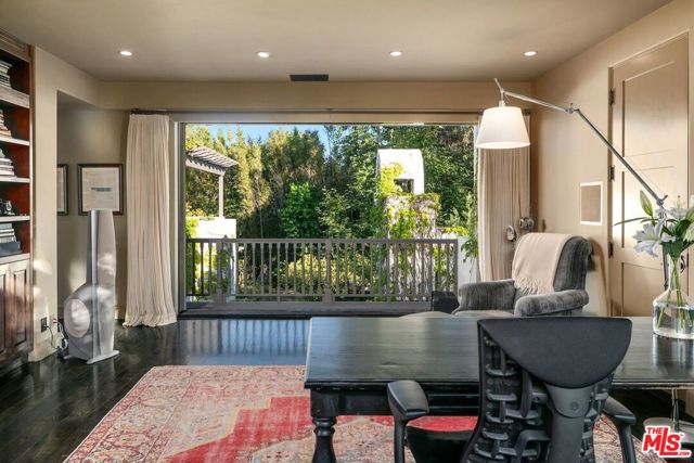 850 Muskingum Avenue, Pacific Palisades CA: https://media.crmls.org/mediaz/7a9b9d63-e9e8-483f-8527-fec8aceeb65b.jpg