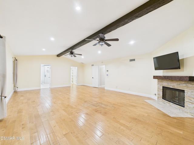 29650 Kimberly Drive, Agoura Hills CA: https://media.crmls.org/mediaz/7a9c4958-f344-44e1-bfd3-be262b6be7bc.jpg