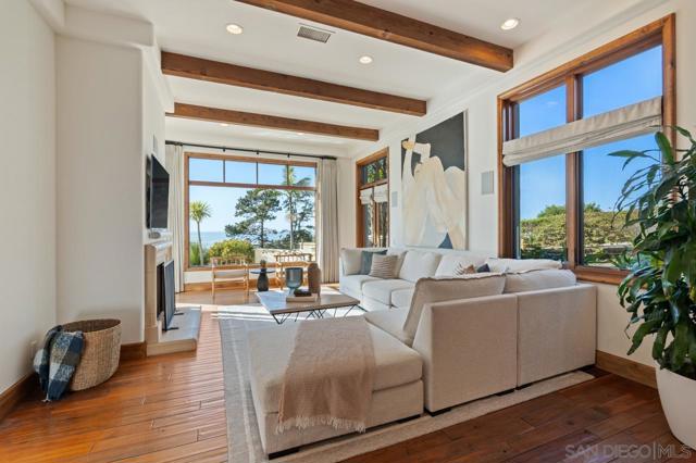 Image 23 of 69 For 8080 La Jolla Scenic Dr