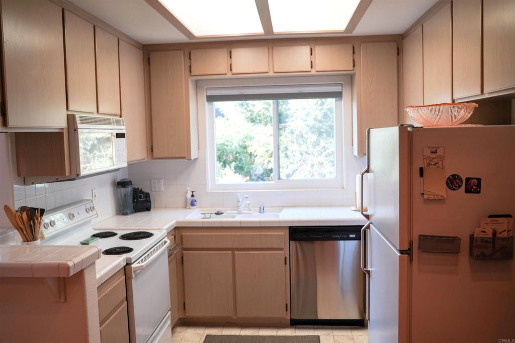 3644 3rd Avenue - photo 7