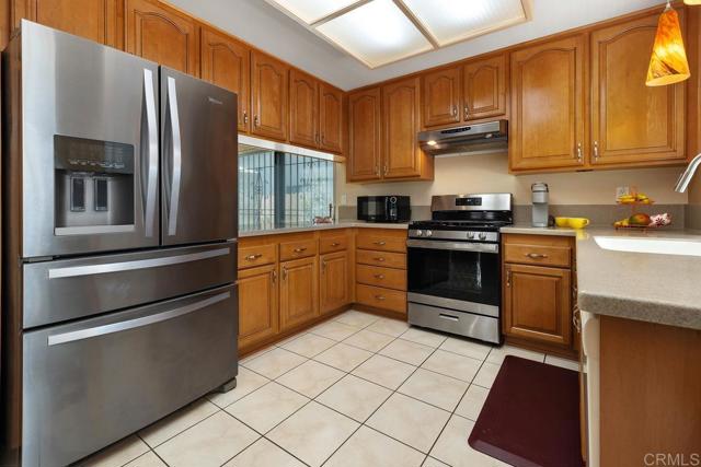 Detail Gallery Image 13 of 29 For 7826 Hemphill Dr, San Diego,  CA 92126 - 5 Beds | 2/1 Baths