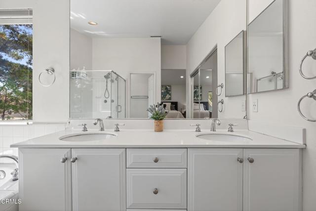 5004 Ladera Vista Drive, Camarillo CA: https://media.crmls.org/mediaz/7a9ddf95-dd85-450d-9e7e-8005f8870467.jpg