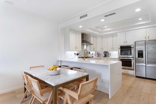 1329 Caminito Balada, La Jolla CA: https://media.crmls.org/mediaz/7a9e3f5e-03d7-4fbf-b183-0ea81e811ea1.jpg