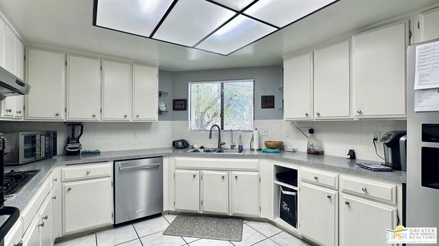 3155 E Ramon Road, Palm Springs CA: https://media.crmls.org/mediaz/7a9e80a4-32fc-4cb3-83da-7a027635b5ec.jpg