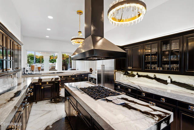 25665 Mulholland Highway, Calabasas CA: https://media.crmls.org/mediaz/7a9ebaa7-a58c-4941-b111-cbb98f5b3f22.jpg