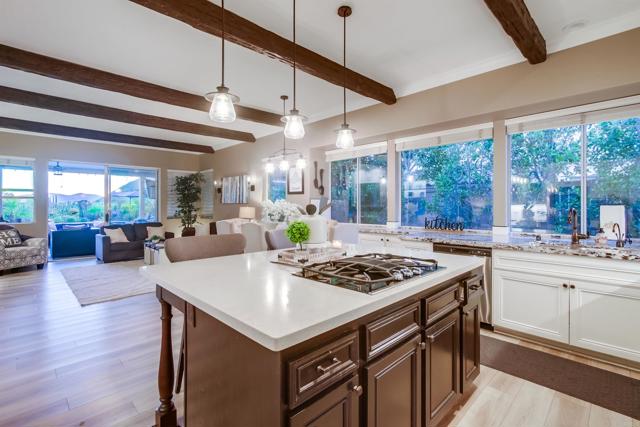 375 Camino Bailen, Escondido CA: https://media.crmls.org/mediaz/7a9eef03-7168-4613-a0a4-f094a6bec694.jpg