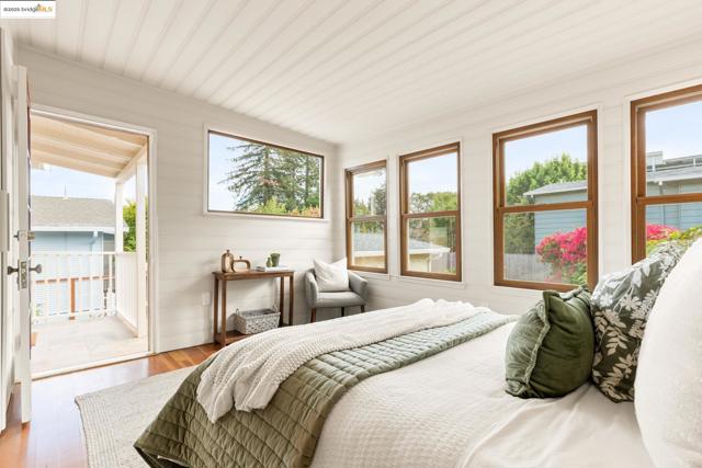 2941 Madeline St, Oakland CA: https://media.crmls.org/mediaz/7a9f1404-cb23-4de3-84cc-7739606a055f.jpg