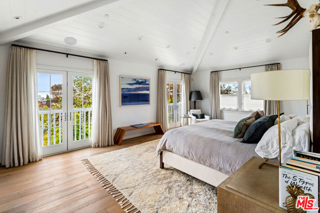 1057 Corsica Drive, Pacific Palisades CA: https://media.crmls.org/mediaz/7a9f4f0a-6bb7-4965-90aa-ba6071164dd0.jpg