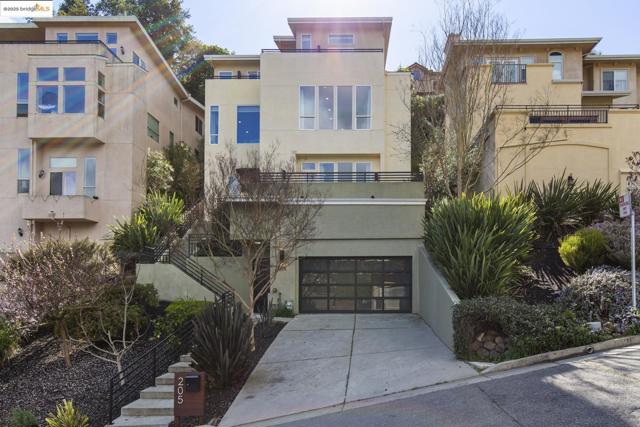 205 Sheridan RD, Oakland CA: https://media.crmls.org/mediaz/7a9fb757-1207-4b08-814b-a745b9ee0edb.jpg