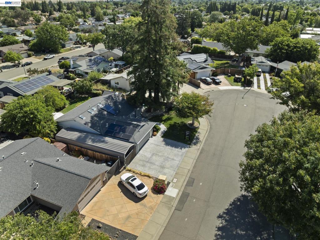 https://media.crmls.org/mediaz/7a9ffa12-3291-441c-b17e-b4ee24d36f23.jpg?preset=X-Large