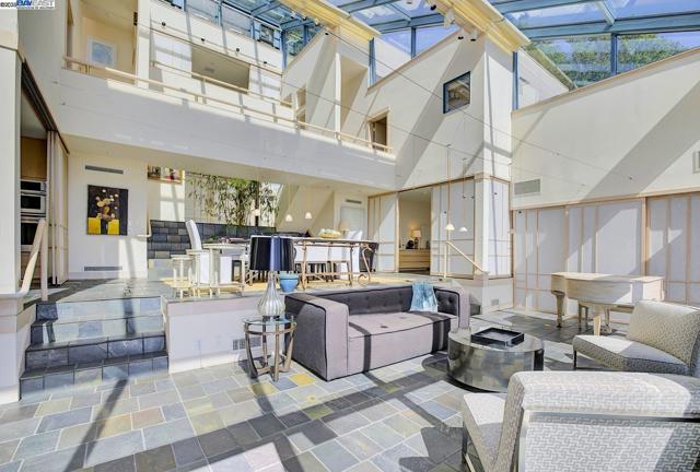 319 Tappan Ter, Orinda CA: https://media.crmls.org/mediaz/7aa10511-59af-402b-81af-80fcb4437bdb.jpg