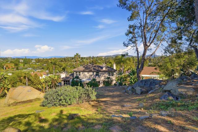 Detail Gallery Image 52 of 68 For 1921 Cresthaven Dr, Vista,  CA 92084 - 4 Beds | 3 Baths