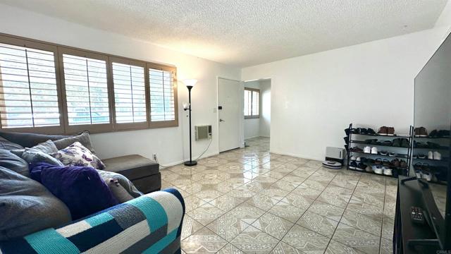 Image 5 of 17 For 1745 Flower St