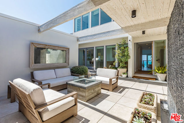 21250 Pacific Coast Highway photo 10