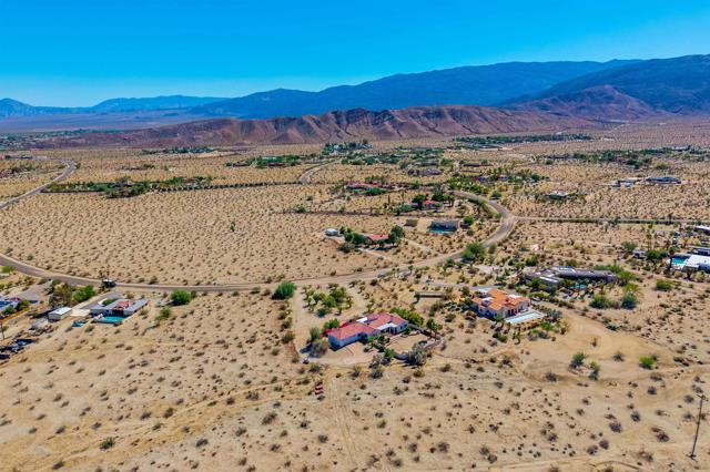 341 Ocotillo Cir, Borrego Springs CA: https://media.crmls.org/mediaz/7aa1291a-cedd-4bb7-8da6-a6ddff475a8e.jpg
