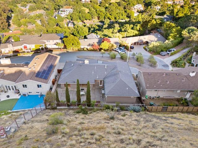 942 Viewridge Drive, San Mateo CA: https://media.crmls.org/mediaz/7aa14b57-98b0-45b5-9789-9910239830ef.jpg
