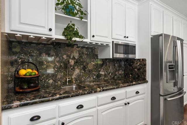 2085 Valley View Boulevard, El Cajon CA: https://media.crmls.org/mediaz/7aa18d32-92b5-42ba-af1c-1480440bea5e.jpg