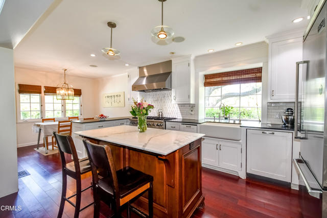 1908 Warwick Road, San Marino CA: https://media.crmls.org/mediaz/7aa22ecd-4820-4a26-beaf-d3ab451b528c.jpg