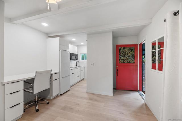 433 E 6Th Ave, Escondido CA: https://media.crmls.org/mediaz/7aa2437d-0add-40b4-a806-9ebc4c488613.jpg
