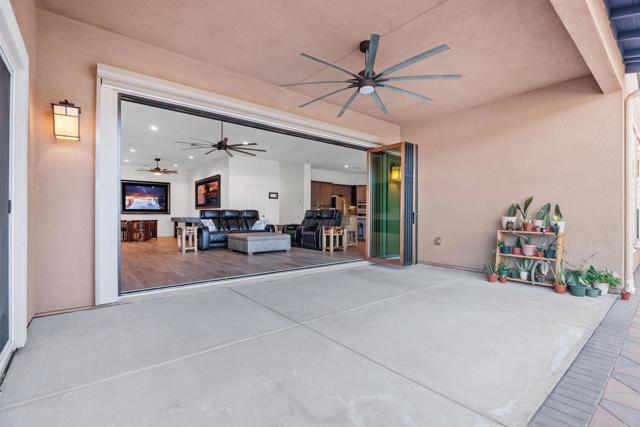 1941 Estancia Place, Escondido CA: https://media.crmls.org/mediaz/7aa274fa-2359-47c3-bb8f-1b5af288541d.jpg