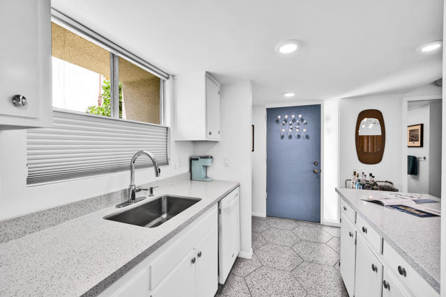 1881 S Araby Drive, Palm Springs CA: https://media.crmls.org/mediaz/7aa2840f-f8a7-446d-a0c8-5b3eb628eab4.jpg
