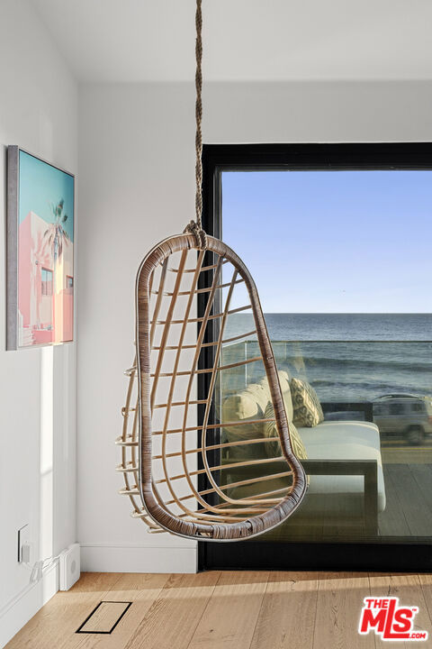 21715 Rambla Vista, Malibu CA: https://media.crmls.org/mediaz/7aa2c384-20da-4a84-8e13-e628e70e84b0.jpg