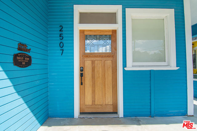 2507 E 1st Street, Los Angeles CA: https://media.crmls.org/mediaz/7aa2d644-4137-4c80-8e71-aeba8a6b5ee2.jpg