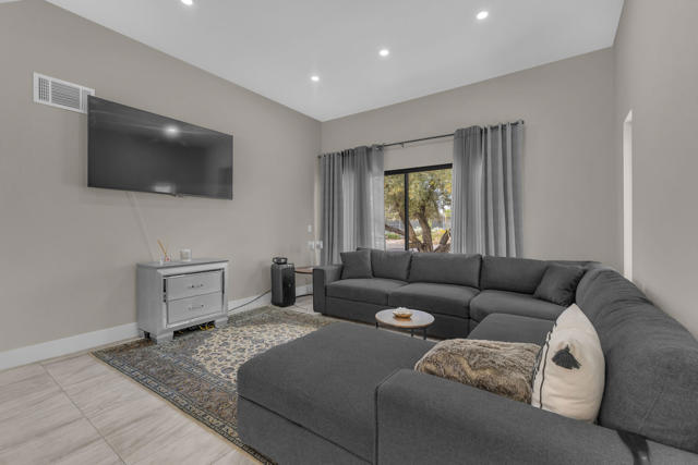 5803 Los Santos Drive #19, Palm Springs, CA 92264