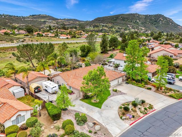 8873 Hunter Pass, Alpine CA: https://media.crmls.org/mediaz/7aa3f8fe-5f65-4845-af41-3007c4e63b0f.jpg