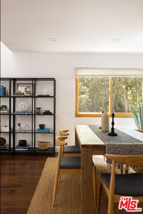 2806 Sunday Trail, Los Angeles CA: https://media.crmls.org/mediaz/7aa40c67-638d-4c9e-8ffe-277d6a58468b.jpg