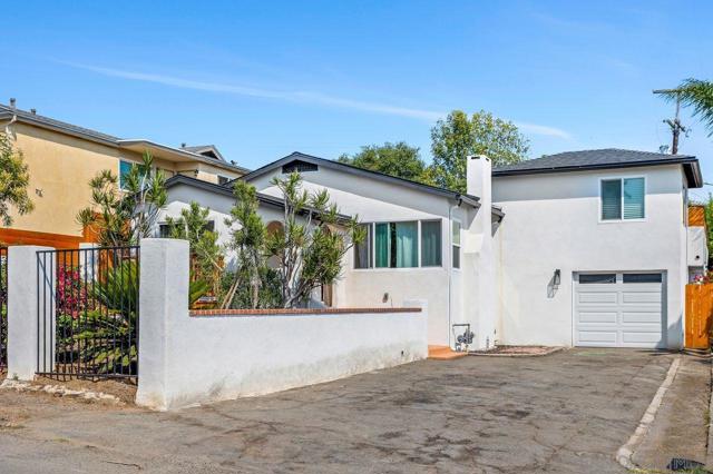 423 Alvarado Ter, Vista CA: https://media.crmls.org/mediaz/7aa4dcc2-511b-4e04-82b4-128a6daae9ec.jpg