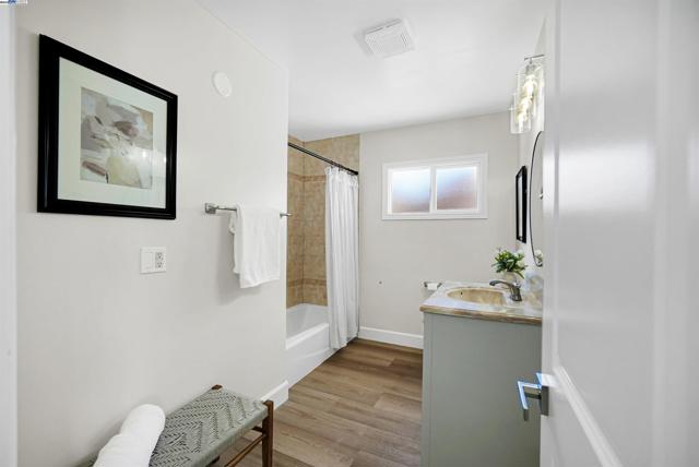 23639 Odom Dr, Hayward CA: https://media.crmls.org/mediaz/7aa50ad7-85e5-4b29-ae07-a9adf92e66bf.jpg