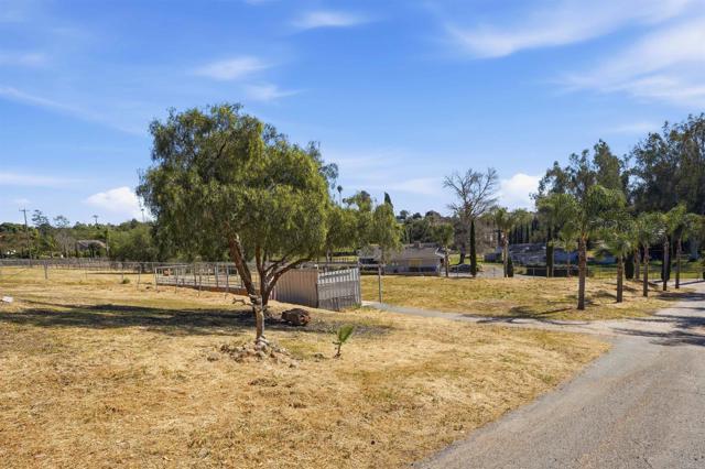 Detail Gallery Image 35 of 46 For 358 Spanish Spur, Fallbrook,  CA 92028 - 3 Beds | 2 Baths