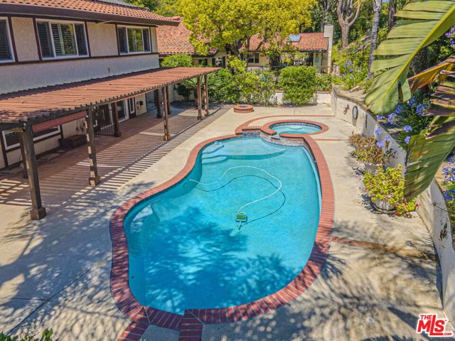 3926 Corte Cancion, Thousand Oaks CA: https://media.crmls.org/mediaz/7aa64701-b28e-451b-b2bd-53e4b6cba5ce.jpg