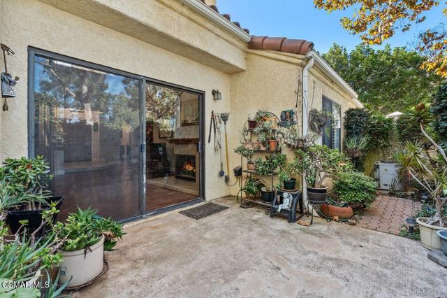 5755 Recodo Way, Camarillo CA: https://media.crmls.org/mediaz/7aa768aa-bdd5-4daa-8eb6-a167f6d5d9a7.jpg