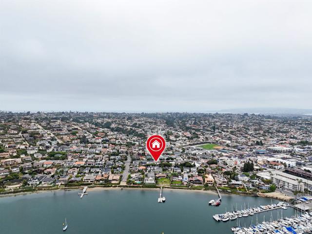 933 Rosecrans, San Diego CA: https://media.crmls.org/mediaz/7aa7699e-2512-4694-a404-d91f1ef79ed7.jpg